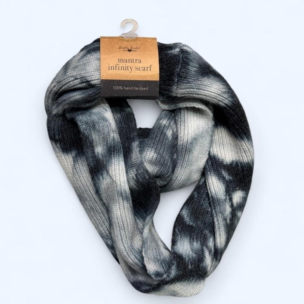 Britts Knits Infinity Scarf Tie Dye Rib Knit Gray Black NWT Boho Cottagecore Art